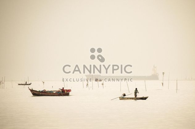 Fisherboats on the water - image #183411 gratis