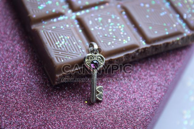 Decorative key and chocolate - image #187391 gratis