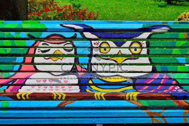 Bench covered with graffiti - image #229441 gratis
