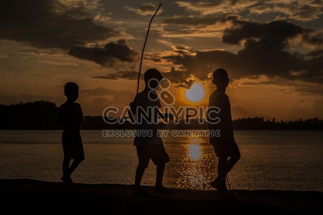 Silhouettes at sunset - Kostenloses image #271931