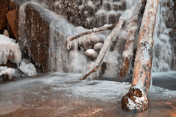 Frozen Avalon Falls - HDR - image #295971 gratis