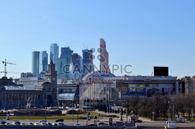 Cityscape of Moscow under blue sky - Kostenloses image #304761