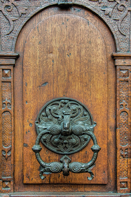 Antique wooden door - image #321231 gratis