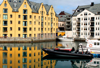 Alesund Norway #dailyshoot #reflections - Free image #323991