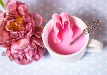 White cup with pink liquid - image gratuit #334311 
