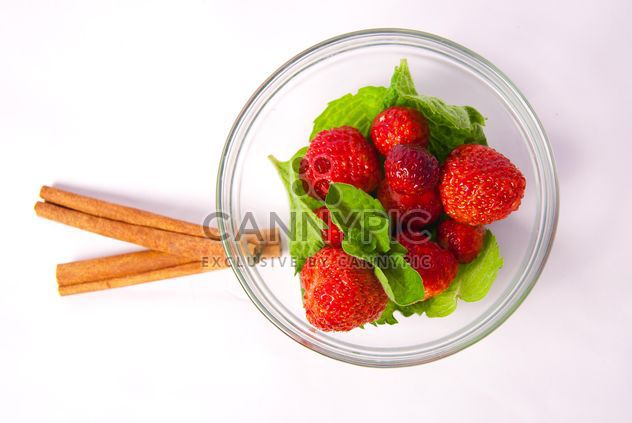 Fresh strawberry with mint and cinnamon on white background - image gratuit #342511 