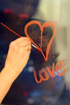 drawing hearts on the window - image #342871 gratis