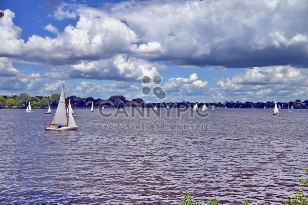 sailboats on alster lake in hamburg - бесплатный image #344201