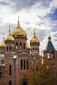 Golden domes of church - image #448191 gratis