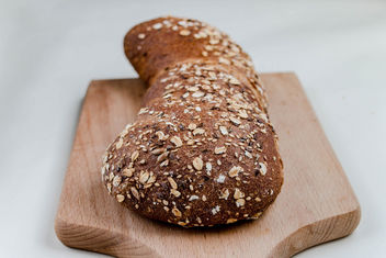 Grain bread with flax seeds and sesame, close up - image gratuit #449091 
