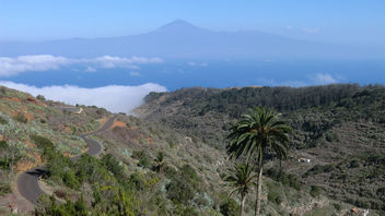 La Gomera (Spain's Canary Islands) - view from Agulo to Pico (Mount) del Teide - Its 3.718 meter / 12,198 ft summit is the highest point above sea level in the canary islands - бесплатный image #449801