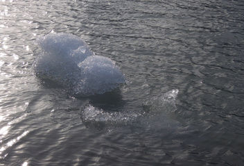 USA (Juneau, Alaska) Small iceberg1 - Free image #450351