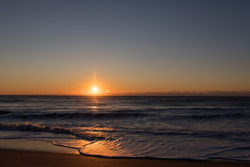 Sunrise on the Beach - image #452661 gratis