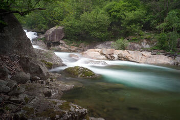 Mountain river scene. Best viewed large. - image gratuit #471031 