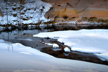 Small riverbend in winter - image #496951 gratis