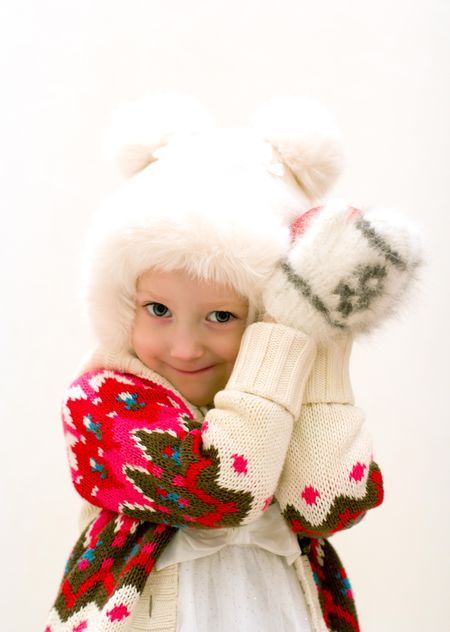 Small girl in warm knitted clothes - бесплатный image #182551