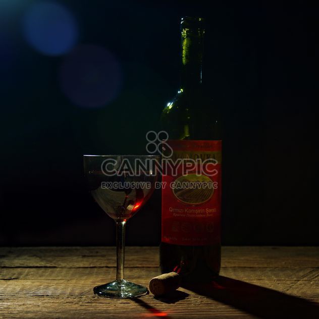 Bottle and glass of wine - image #182831 gratis
