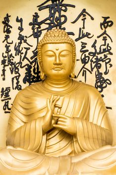 Golden Buddha statue - image #182911 gratis