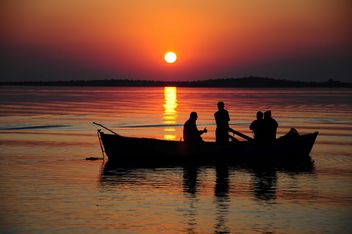 People in boat on sea - Free image #183051