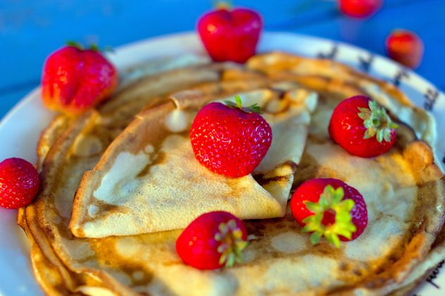 Pancakes with strawberries - Free image #185871