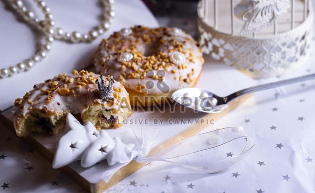 Christmas doughnut on the table - image #187311 gratis