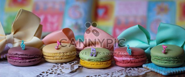 Colorful macaroons and cookies - image #187611 gratis