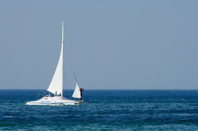 Sailing boat in sea - Free image #187751