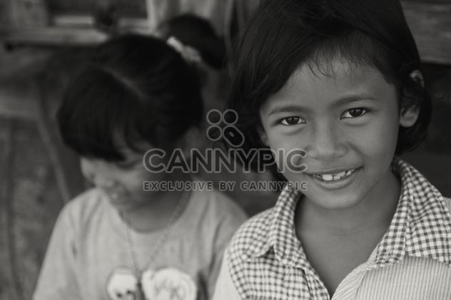 Two little Thai girls, black and white - бесплатный image #197901