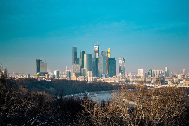 Moscow cityscape under blue sky - image #200741 gratis
