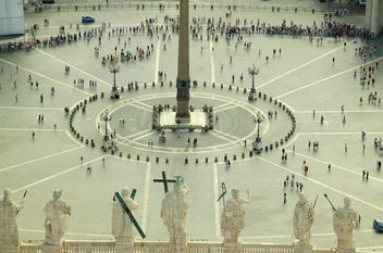 St Peter's Square in Vatican City, Rome, Italy - image #271651 gratis