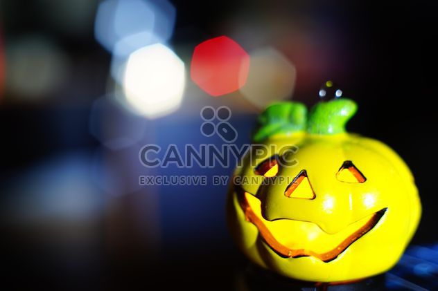 another #halloween2014 #pumkin in front of multiple #colours #hexagon #bokeh. - Kostenloses image #274801