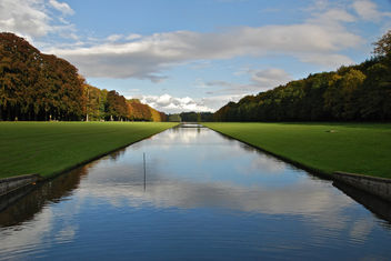 Le long canal sous un ciel changeant (Parc de Tervuren -Bruxelles) - Free image #284911