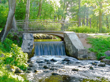 Waterfall in Arkadija Park - image #293411 gratis