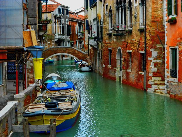 Gondola boat pier in Venice - image gratuit #301431 