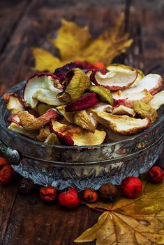 Dried apples, rowan berries and leaves - image #301991 gratis