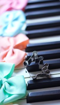 Decorated piano - Free image #302561