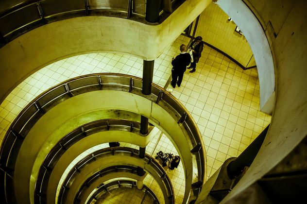 Urban spiral staircase - image gratuit #304461 