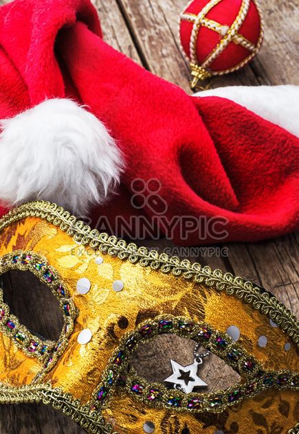 Mask, Santa Claus hat and Christmas decoration - бесплатный image #305751