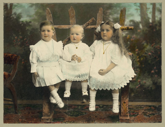 Vintage Picture Three Girls, or is it Two Girls and a Boy, in Dresses Posing for Their Portrait - image #314141 gratis