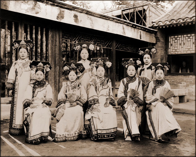 China, Manchu Ladies Of The Palace Being Warned To Stop Smoking [c1910-1925] Frank & Frances Carpenter [RESTORED] - Free image #314271
