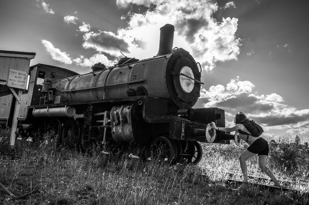 Darkday vs the Steam Train - image gratuit #320391 