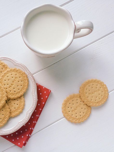 Cookies and cup of milk - Free image #329131