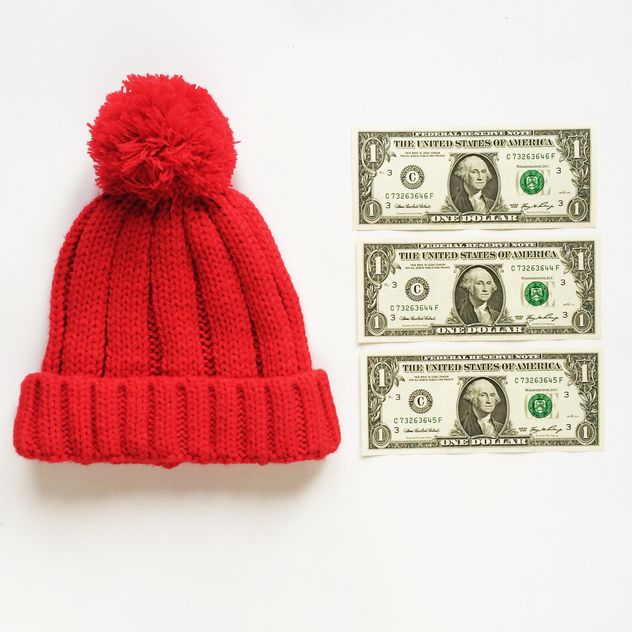 red hat for your child and 3 dollars on white background - Kostenloses image #329231