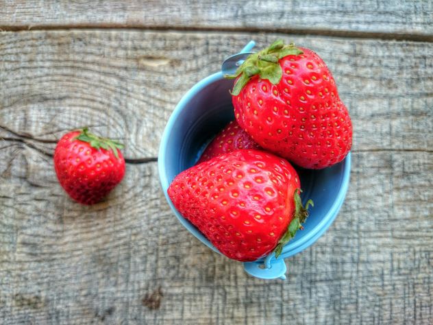 Strawberries in a bowl - image gratuit #330691 