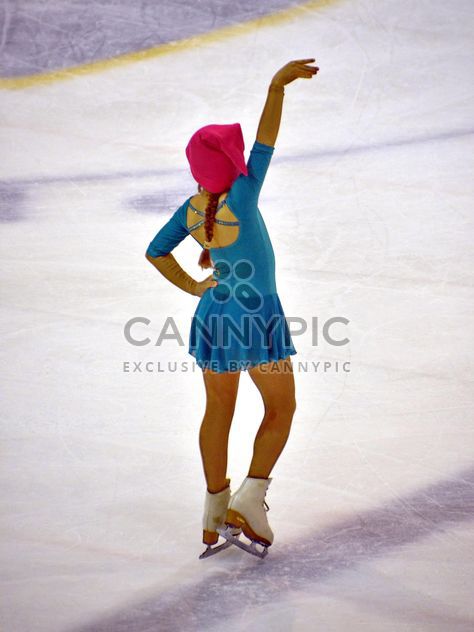 Ice skating dancer - image gratuit #330991 