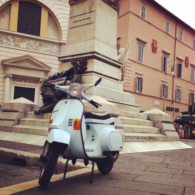 Vespa scooter on street - image gratuit #331471 
