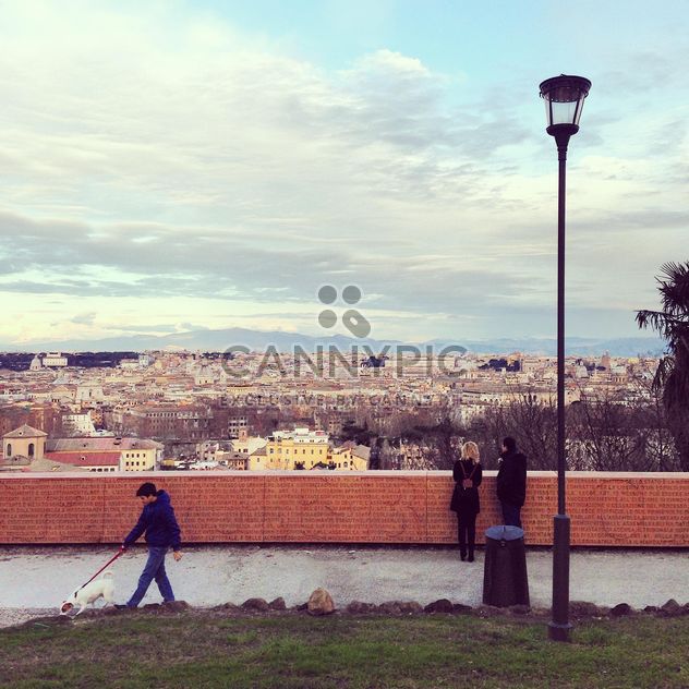 People in park with view on Rome - image gratuit #332021 