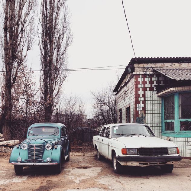 Two old Russian cars - image gratuit #332141 