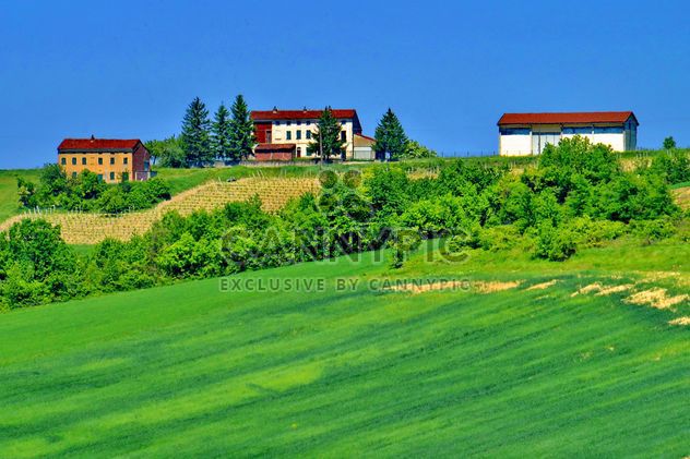 group of houses in the countryside - image gratuit #333701 