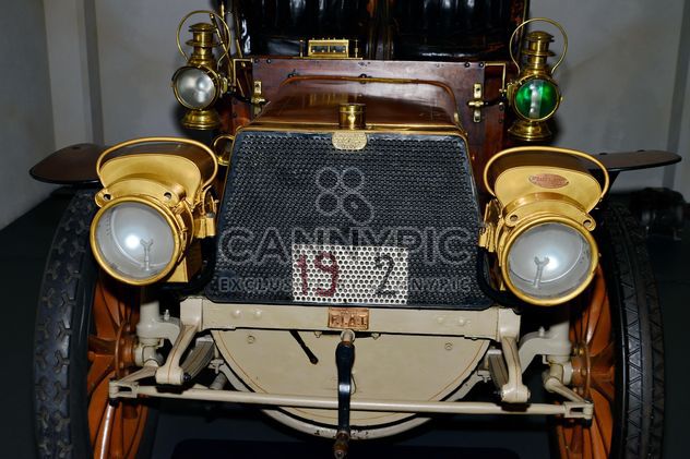 vintage cars in museum - image #334841 gratis